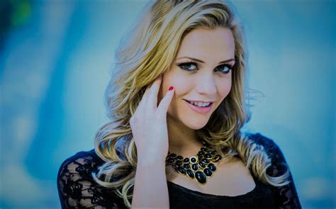 Popular Pornstars with HD Sex Movies .